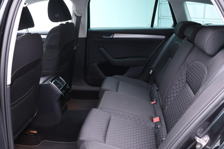 Škoda Superb 2,0 TDI 110kW Style Combi DPH