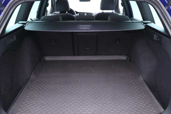 Volkswagen Golf 2,0 TSI R 228kW 4M DSG Virtual