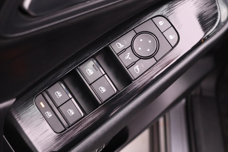 Nissan Qashqai 1,3 DIG-T MHEV Business Tažné