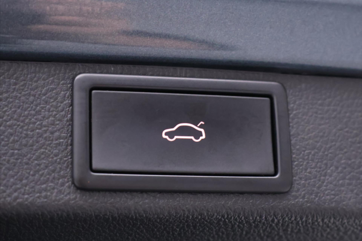 Škoda Octavia 2,0 TDI DSG Matrix Virtual DPH