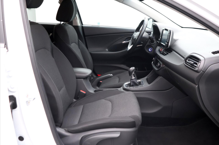 Hyundai i30 1,6 CRDi 85kW Smart LED CZ