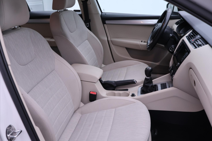 Škoda Octavia 1,6 TDI Elegance DPH CZ