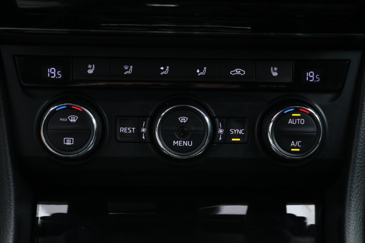 Škoda Superb 2,0 TSI 242kW DSG 4x4 L&K CZ