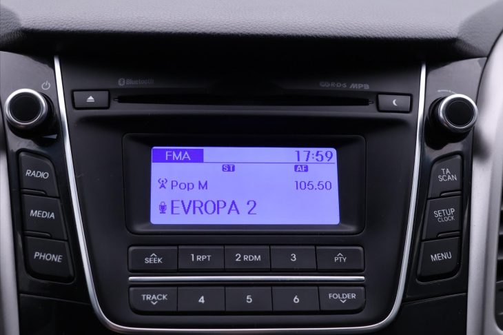 Hyundai i30 1,6 CRDi 81 kW Tažné Aut.klima