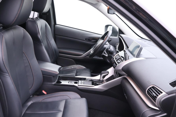 Mitsubishi Eclipse Cross 1,5 T-MIVEC 120kW Aut. Kůže