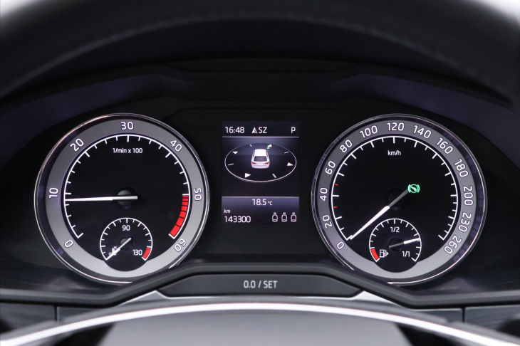 Škoda Superb 2,0 TDI 110kW DSG Navi DPH