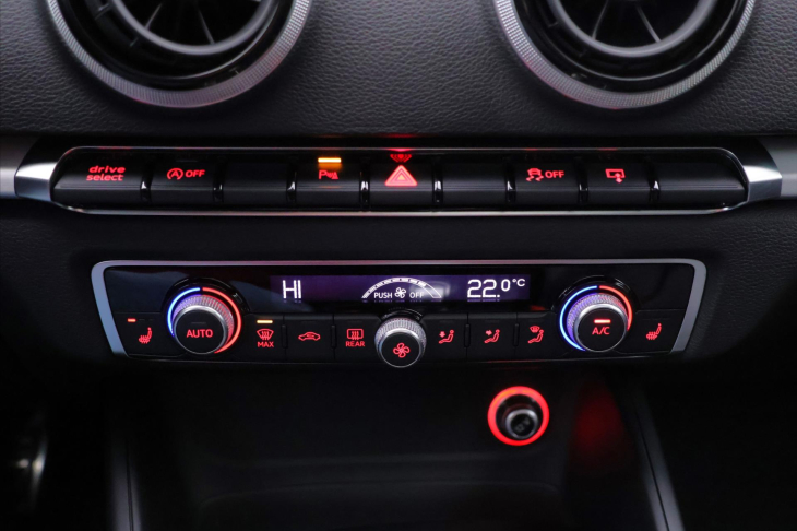 Audi S3 2,0 TFSI 221kW S-Tronic Quattro