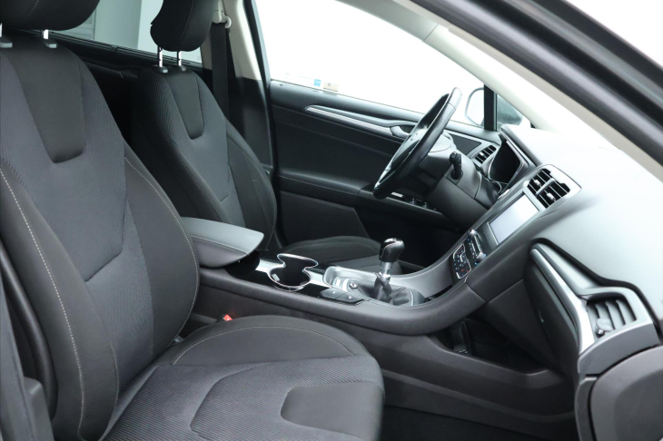 Ford Mondeo 2,0 TDCI 110kW CZ Titanium LED
