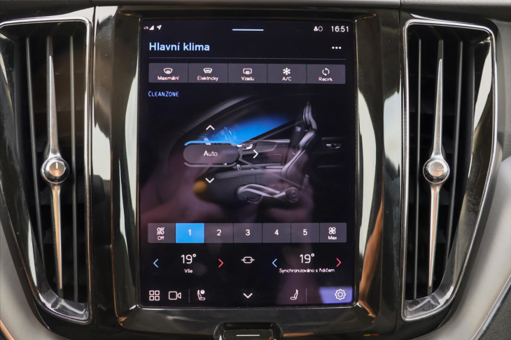 Volvo XC60 2,0 B5 183kW AWD Summum DPH