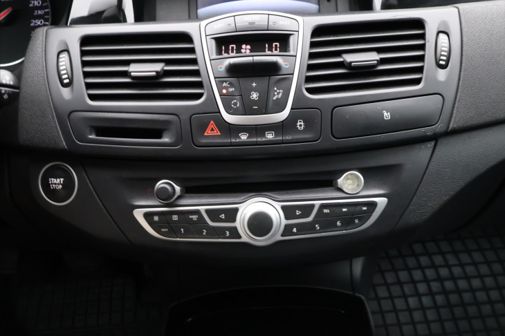 Renault Laguna 2,0 dCi 110 kw Black Edition