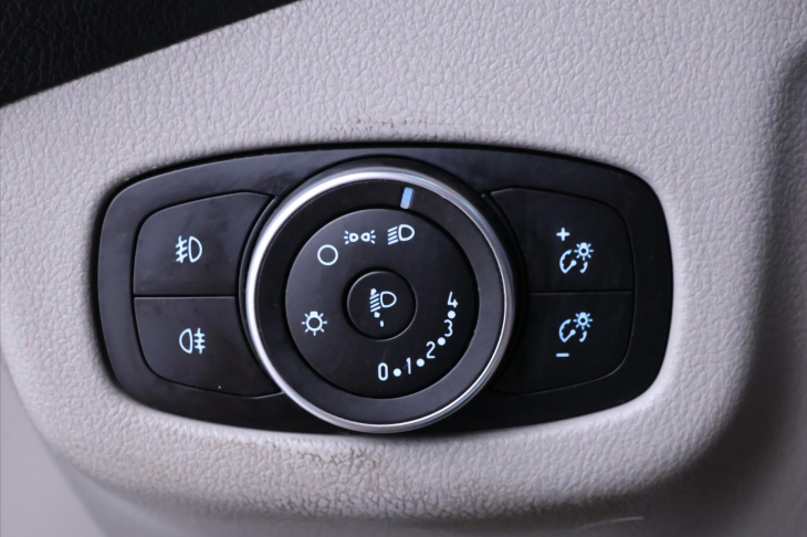 Ford Tourneo Connect 1,5 TDCI Titanium CZ Panorama