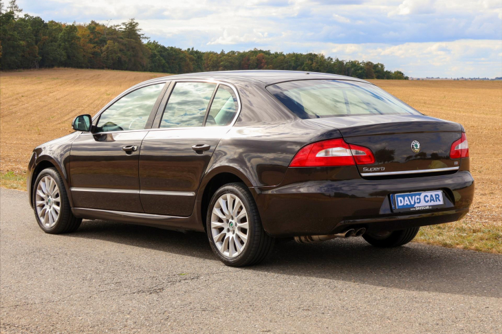 Škoda Superb 2,0 TDI Exclusive Xenon 1.Maj.