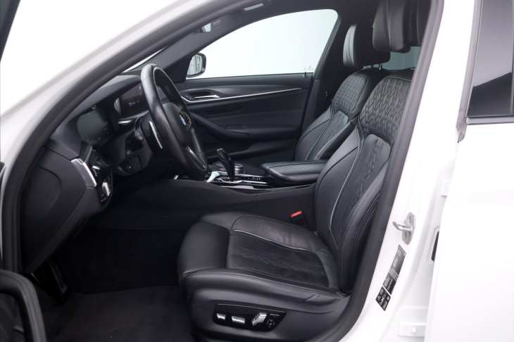 BMW Řada 5 3.0 540d 250kW xDrive CZ DPH
