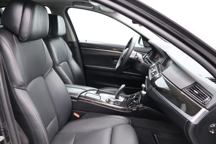 BMW Řada 5 3,0 D 190 kW X-Drive Luxury Line