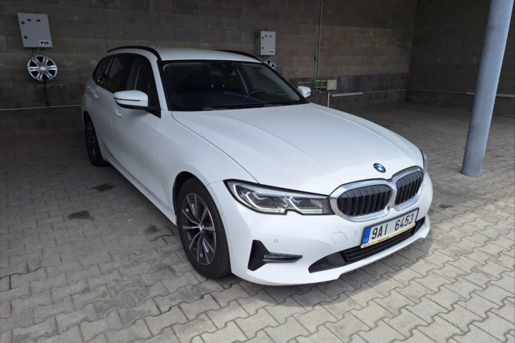 BMW Řada 3 2,0 320d 140kW CZ DPH Touring