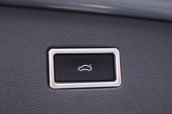 Volkswagen Tiguan 2,0 TDI 140kW DSG R-LINE 4M CZ