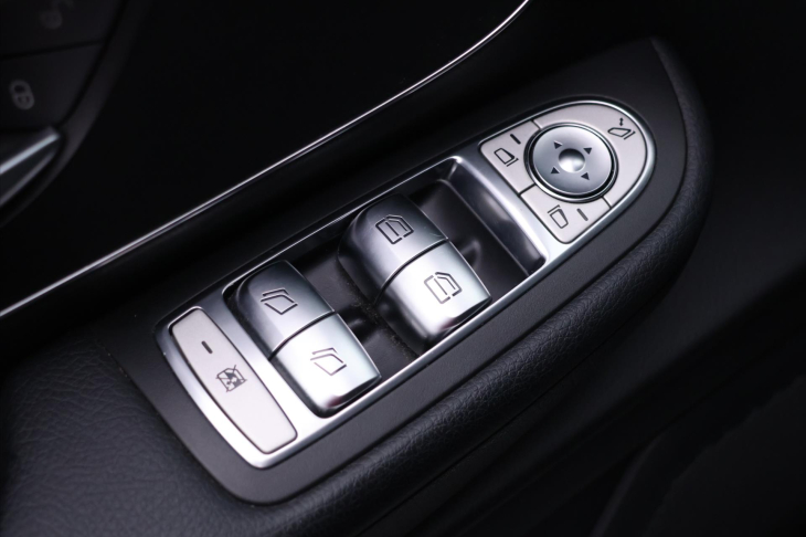 Mercedes-Benz Třídy V 2,0 300d 174kW L Exclusive Auto 4m