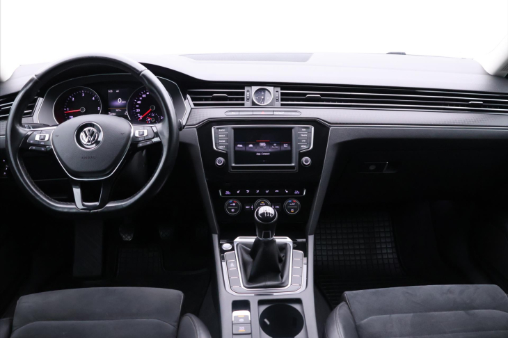 Volkswagen Passat 2,0 TDI 110kW Highline LED CZ