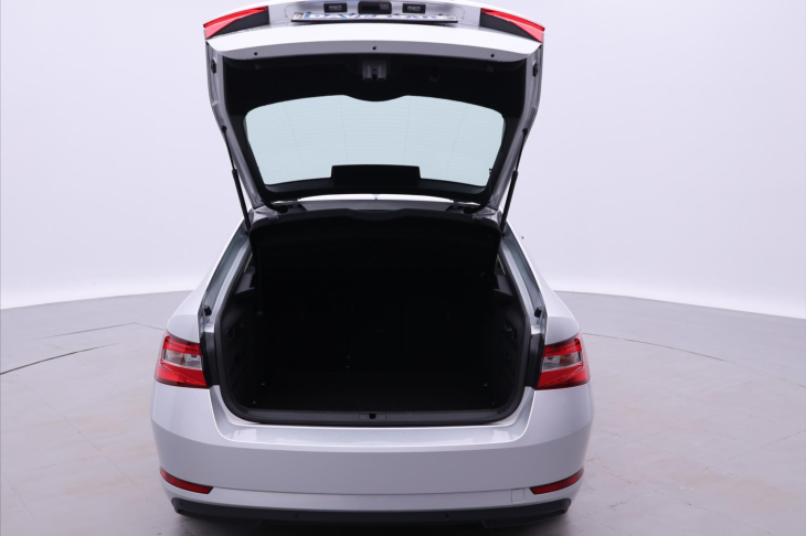 Škoda Superb 2,0 TDI 110 kW Style DSG CZ DPH