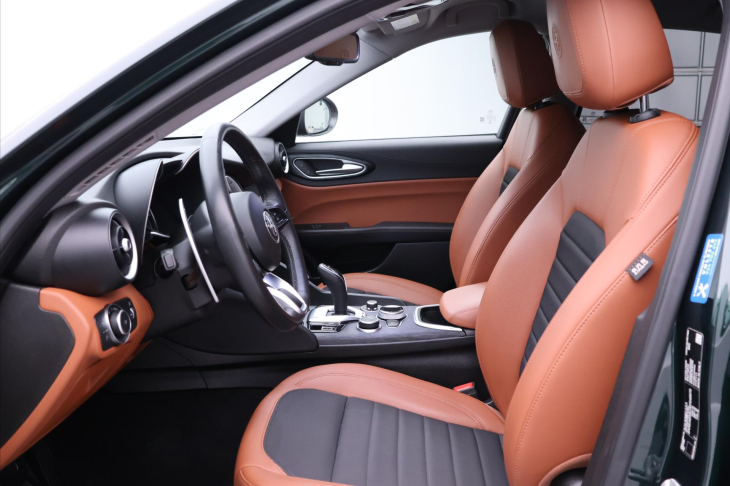 Alfa Romeo Giulia 2,0 T 148kW Aut. CZ Super DPH