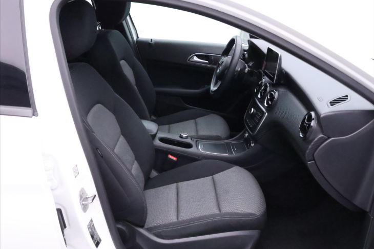 Mercedes-Benz GLA 2,1 200CDI 100kW Aut. Navi