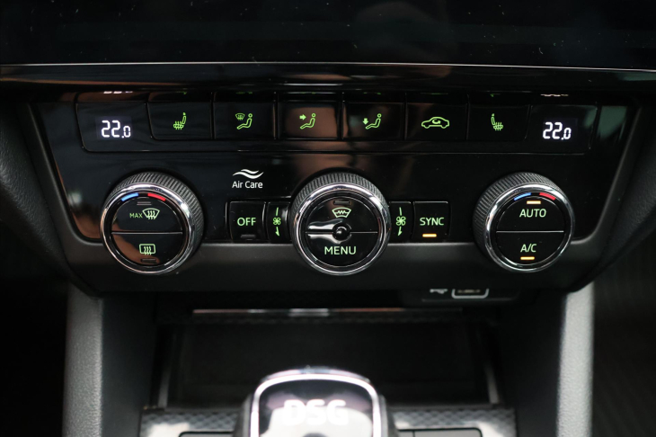 Škoda Octavia 2,0 TSI DSG RS245 LED Panorama