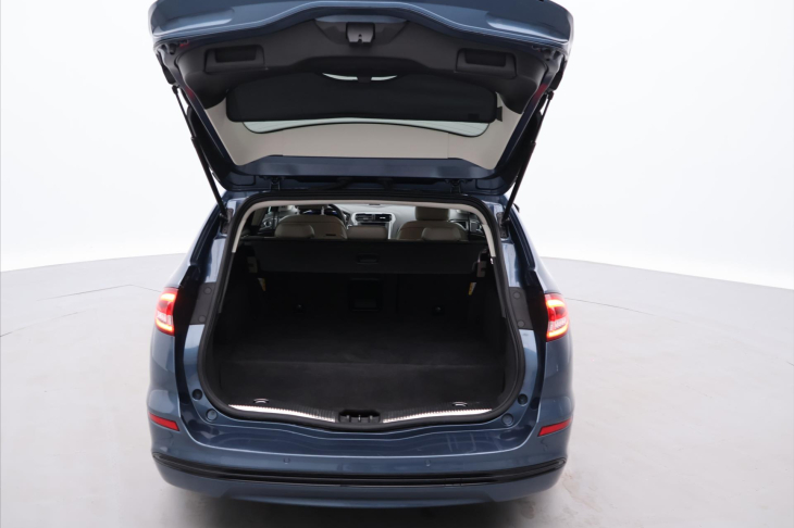 Ford Mondeo 2,0 Hybrid iCVT 103kW Vignale