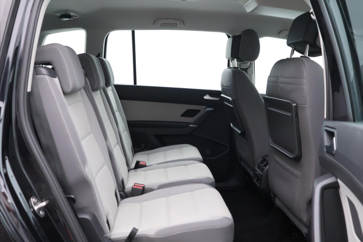 Volkswagen Touran 2.0 TDI 110kW DSG 7-Míst DPH