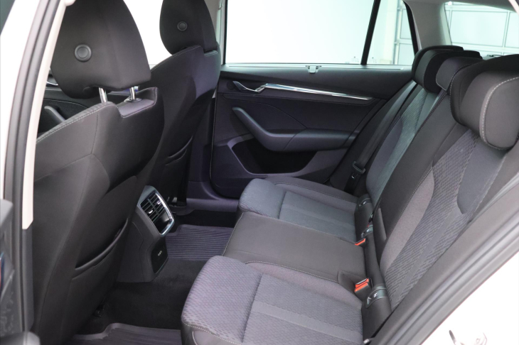 Škoda Octavia 2,0 TDI DSG 4x4 CZ Style DPH