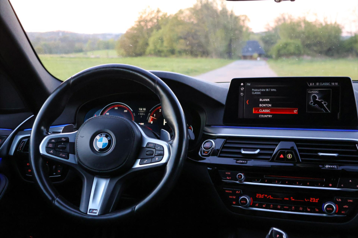 BMW Řada 5 3,0 540i xDrive Schnitzer DPH CZ