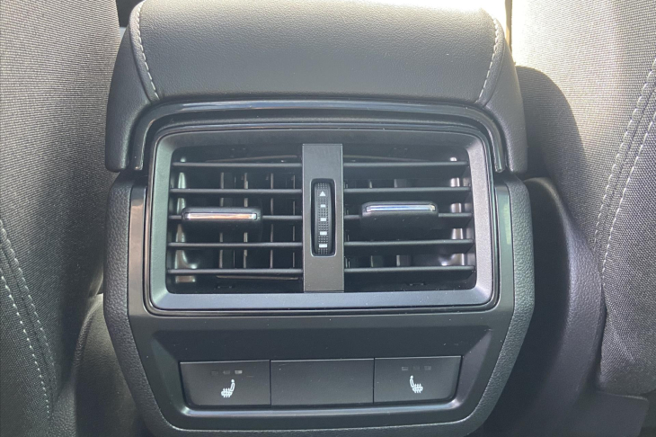 Škoda Karoq 2,0 TDI DSG Sportline 4x4 DPH