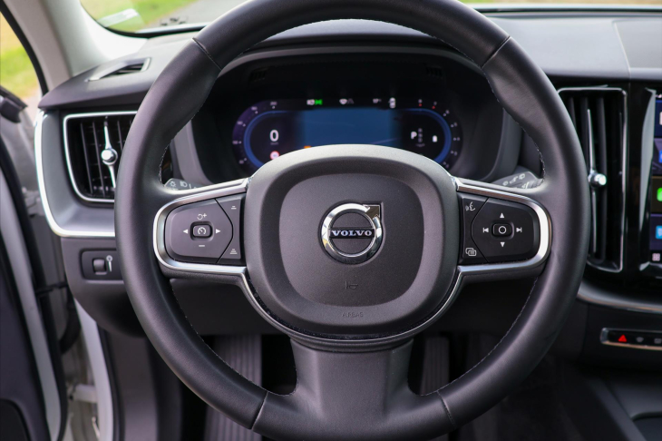 Volvo XC60 2,0 B5 183kW AWD Summum DPH