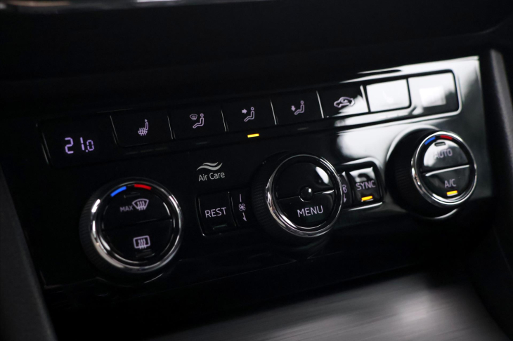 Škoda Superb 2.0 TDI 110kW Style DSG Tažné