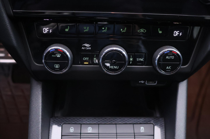 Škoda Octavia 2,0 TSI RS 245 DSG CZ LED DPH