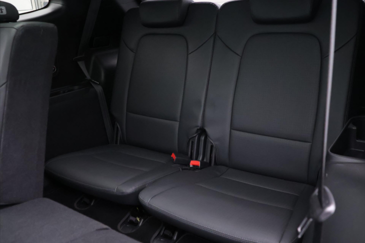 Hyundai Grand Santa Fe 2,2 CRDI 145kW CZ Luxury DPH