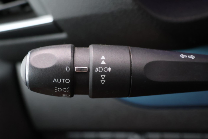 Peugeot Traveller 2,0 BlueHDi 110kW Aut.klima CZ