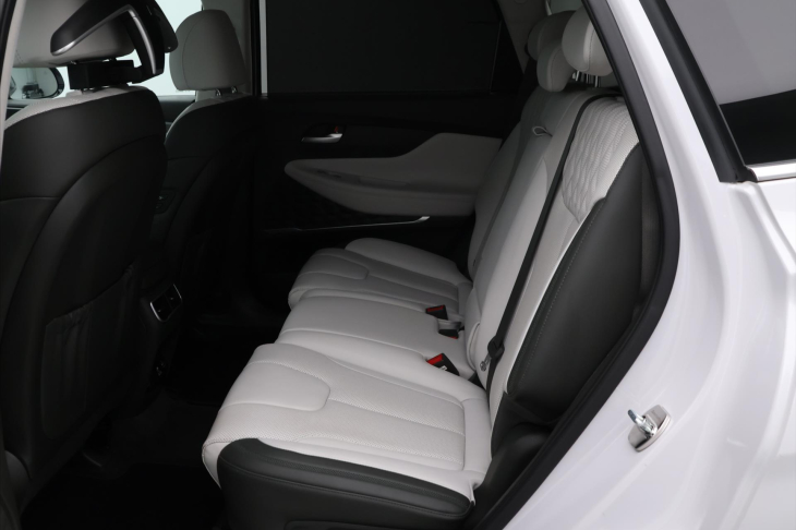 Hyundai Santa Fe 1.6 T-GDI HEV 4x4 CZ Luxury 1.MAJ