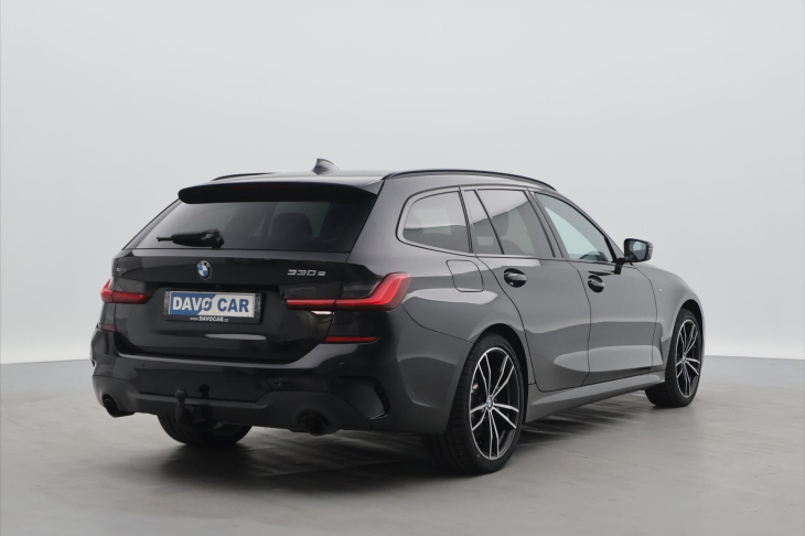 BMW Řada 3 2,0 330e xDrive M-Paket Laser