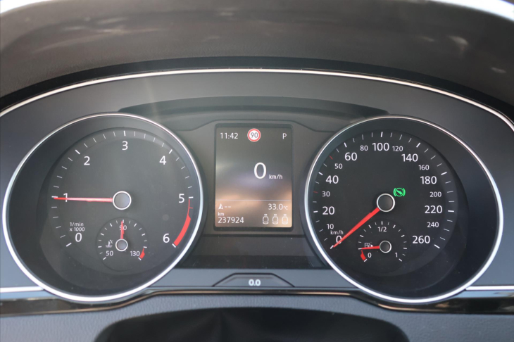 Volkswagen Passat 2,0 TDI 110kW DSG Elegance
