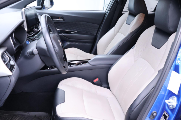 Toyota C-HR 1,8 Hybrid 72kW Selection CZ