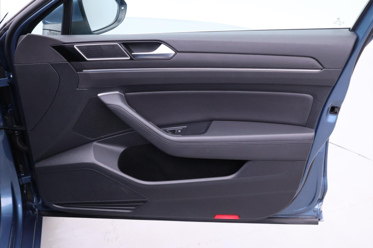 Volkswagen Passat 2,0 TDI 110kW Highline LED CZ