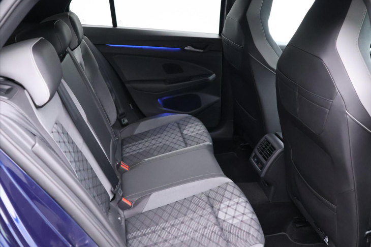 Volkswagen Golf 1,5 eTSI 110kW DSG R-Line LED