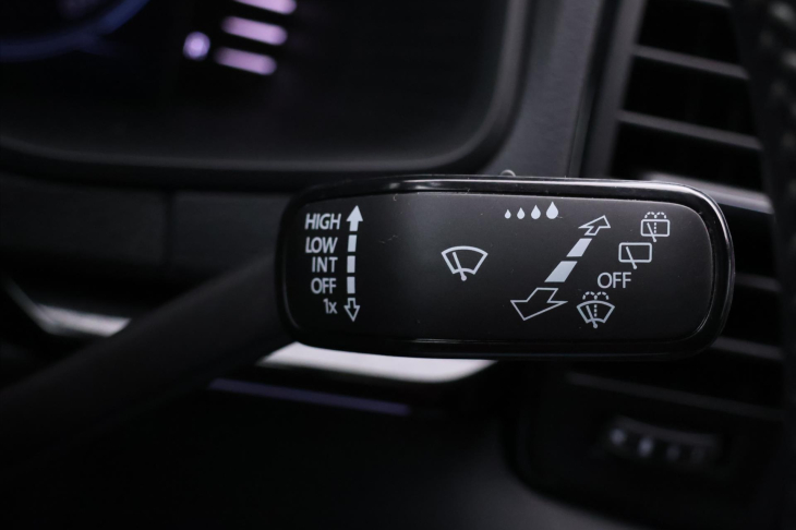 Škoda Karoq 2,0 TDI DSG 4x4 Sportline DPH