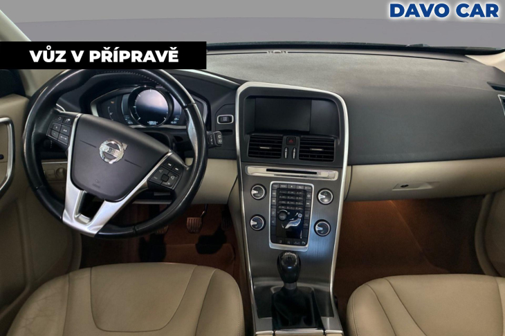 Volvo XC60 2,0 D3 100kW Summum Serv.Kniha