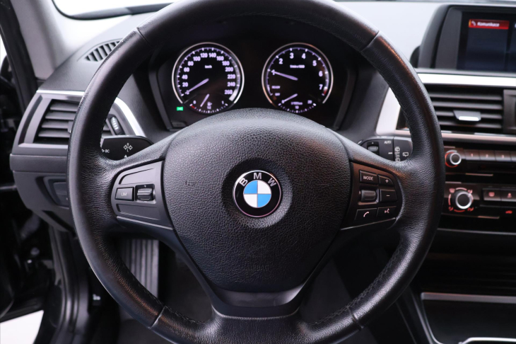 BMW Řada 1 1,5 118i 100kW Klimatizace