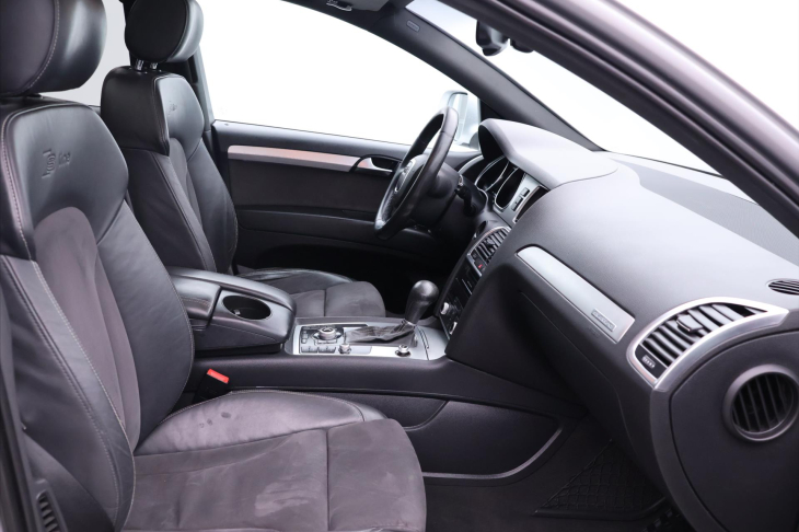 Audi Q7 3,0 TDI 4x4 7-Míst CZ 1. Maj.