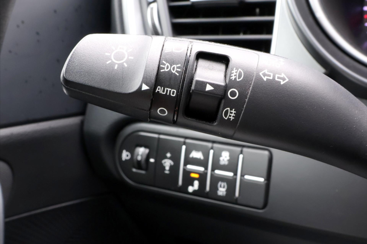 Kia Ceed 1,5 T-GDI 117kW DCT TOP DPH CZ