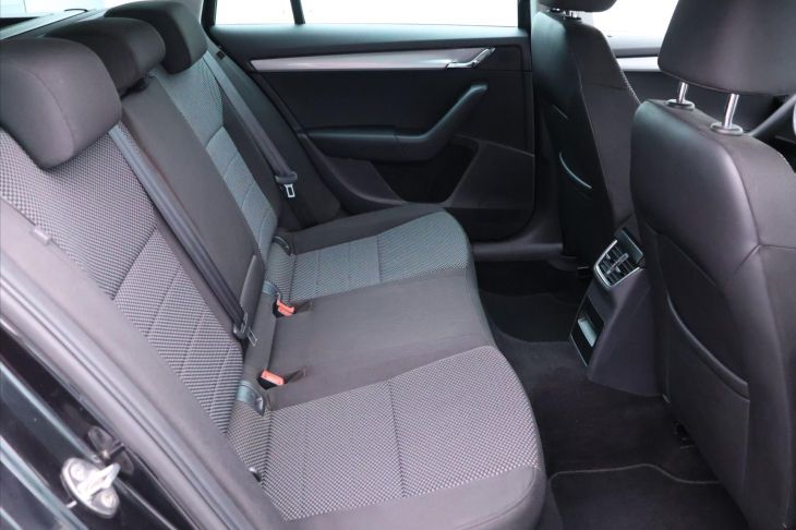 Škoda Octavia 1,4 TSI 103kW DSG Klima Xenon