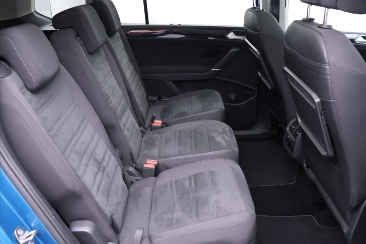 Volkswagen Touran 2,0 TDI DSG CZ Highline 7-Míst