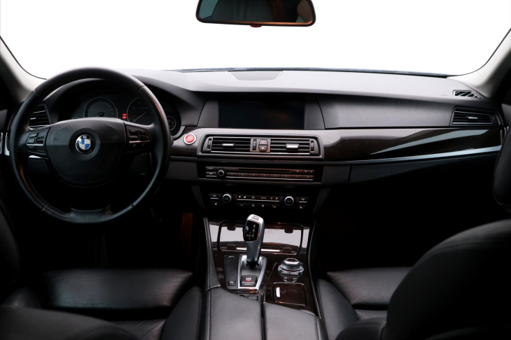 BMW Řada 5 3,0 535i 225kW Aut.klima Kůže